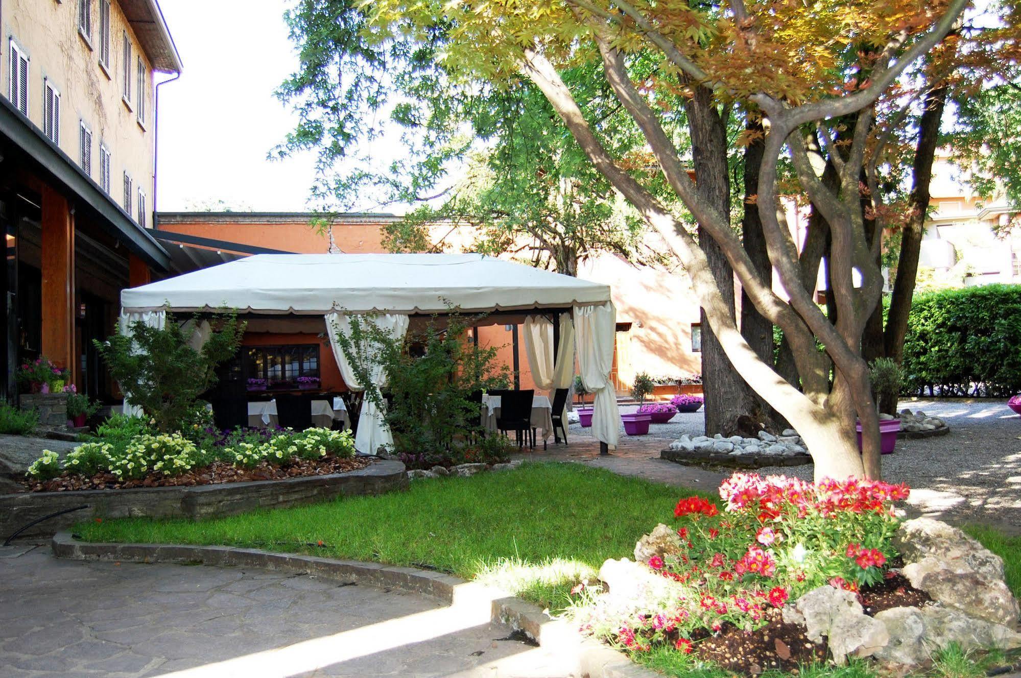 Albergo Ristorante Sant'Eustorgio Arcore Exterior foto